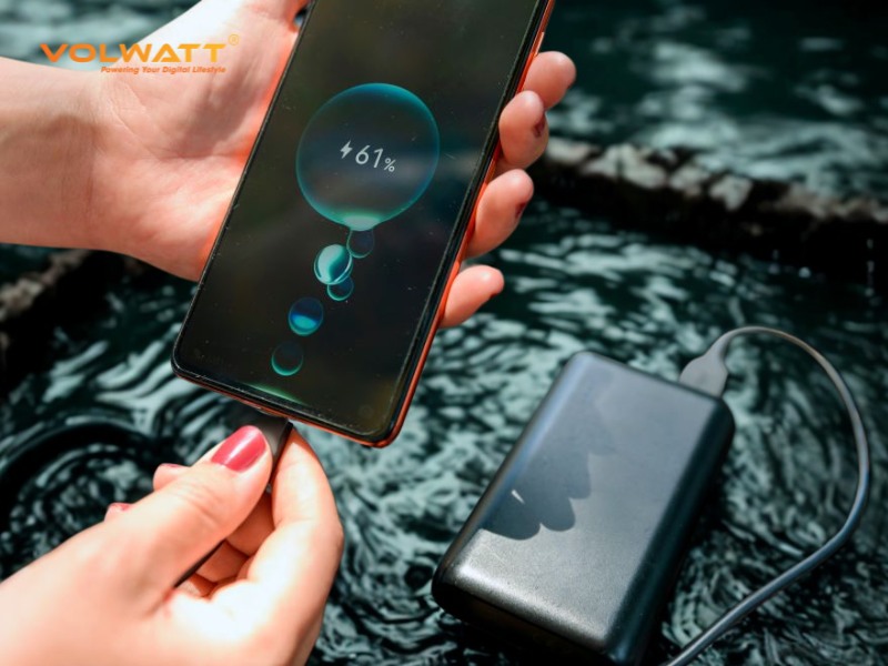 Sạc lần đầu khi mới mua sạc dự phòng đúng cách