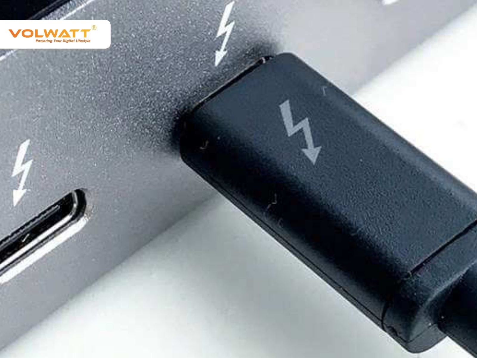 Thunderbolt có khả năng tương thích với laptop, điện thoại, tablet