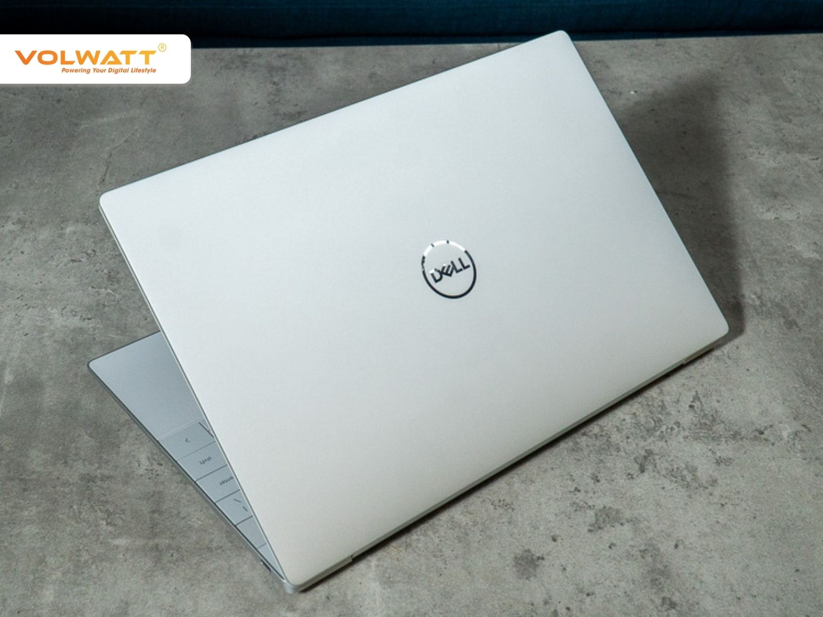 Laptop hãng Dell sử dụng cổng sạc DC Barrel Plug hoặc Dell Oval