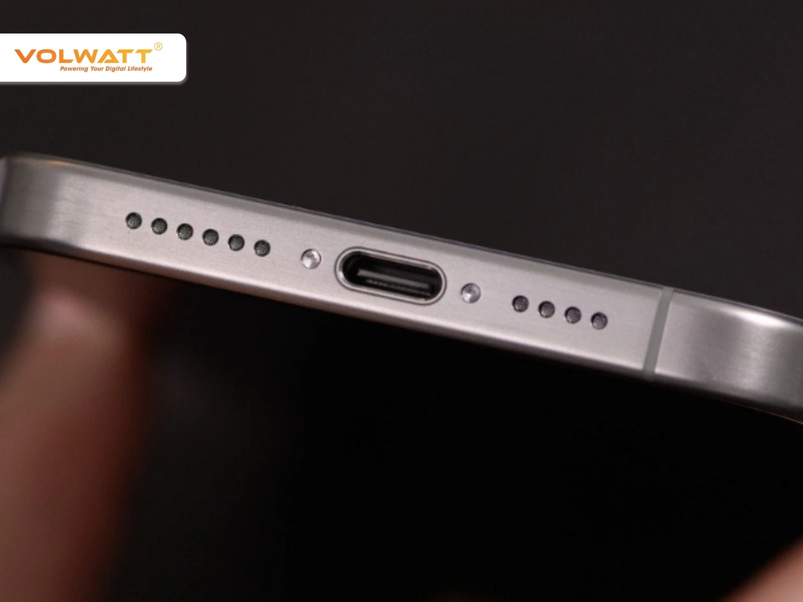 Cổng USB-C trên các dòng iPhone 15 làm tăng tốc độ truyền dữ liệu nhanh gấp 20 lần