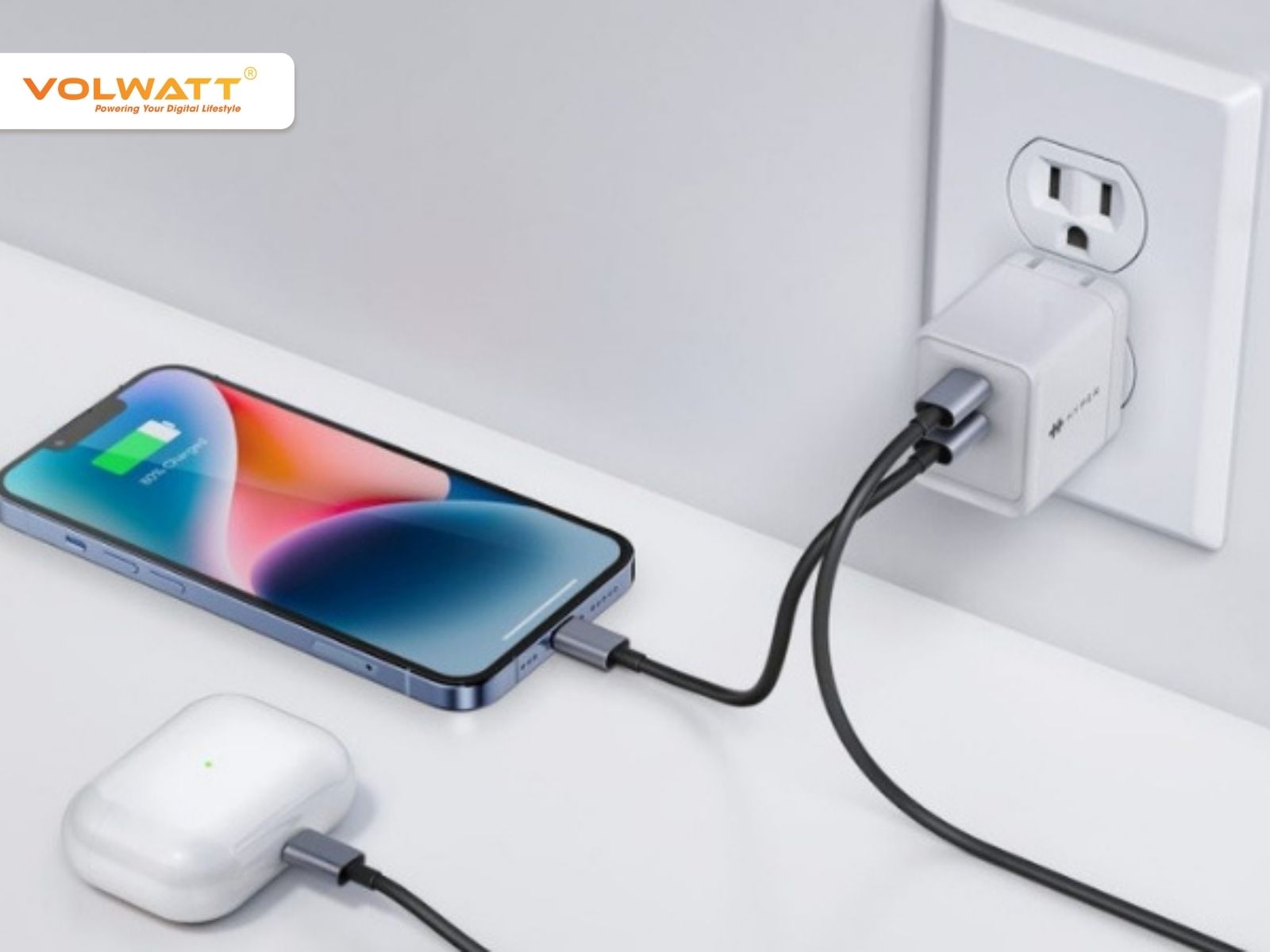 Hoàn toàn có thể dùng củ sạc Samsung để sạc cho iPhone