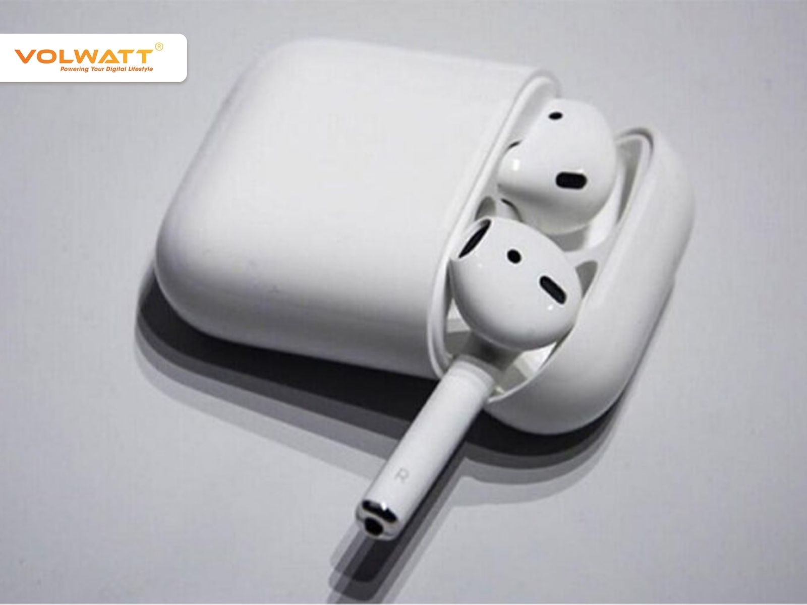 Luôn đặt tai nghe vào hộp sạc khi không sử dụng để bảo vệ và tránh thất lạc