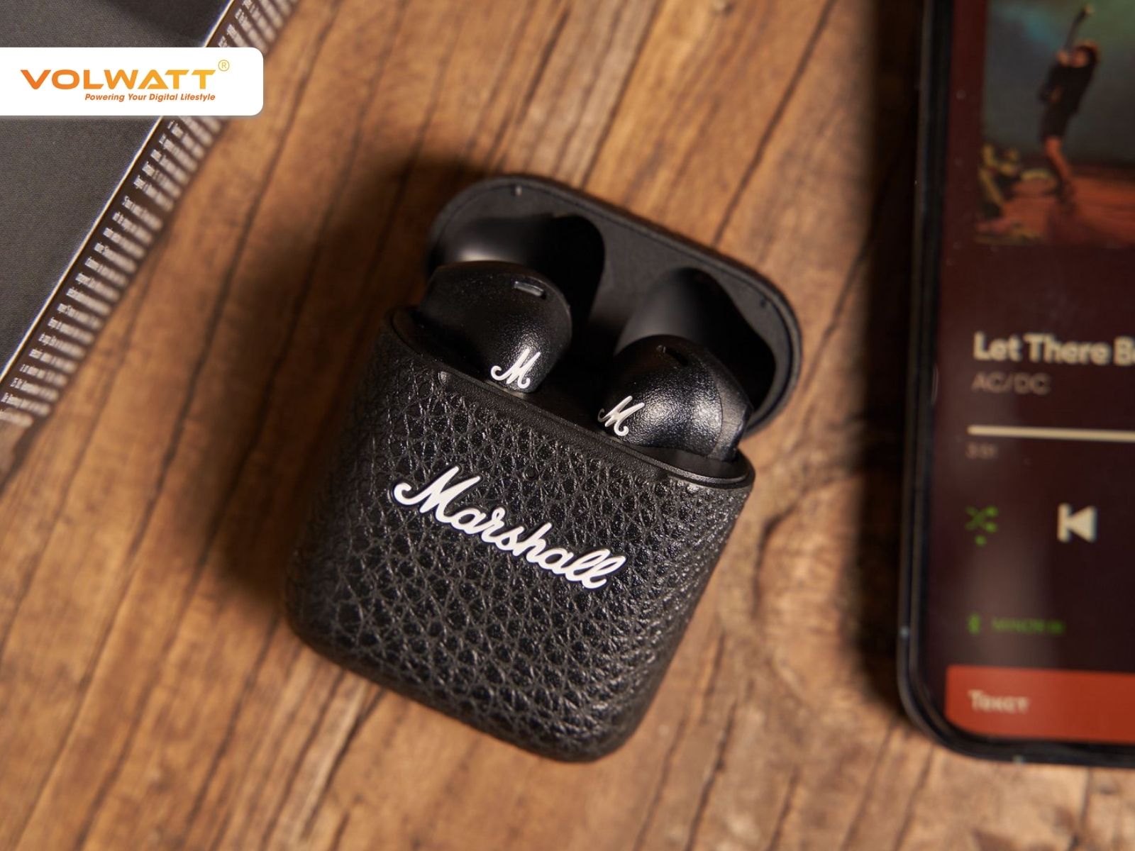 Tai nghe Marshall là phụ kiện dành cho tín đồ yêu âm nhạc