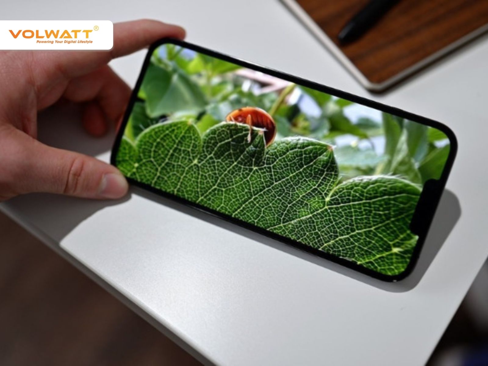 iPhone 13 có thể xem video liên tục đến 19 giờ