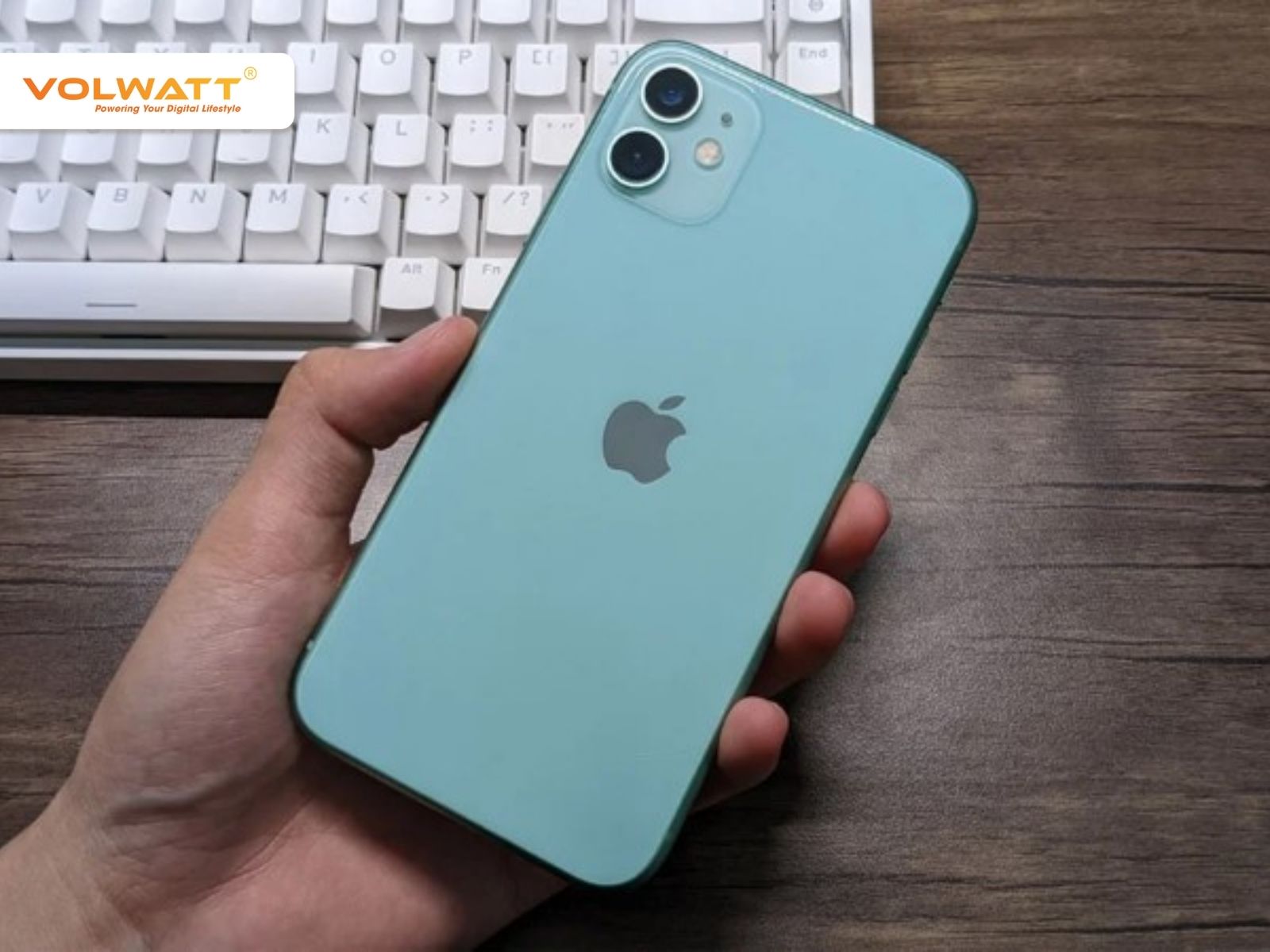 iPhone 11 được trang bị viên pin 3110 mAh giúp máy dùng lâu