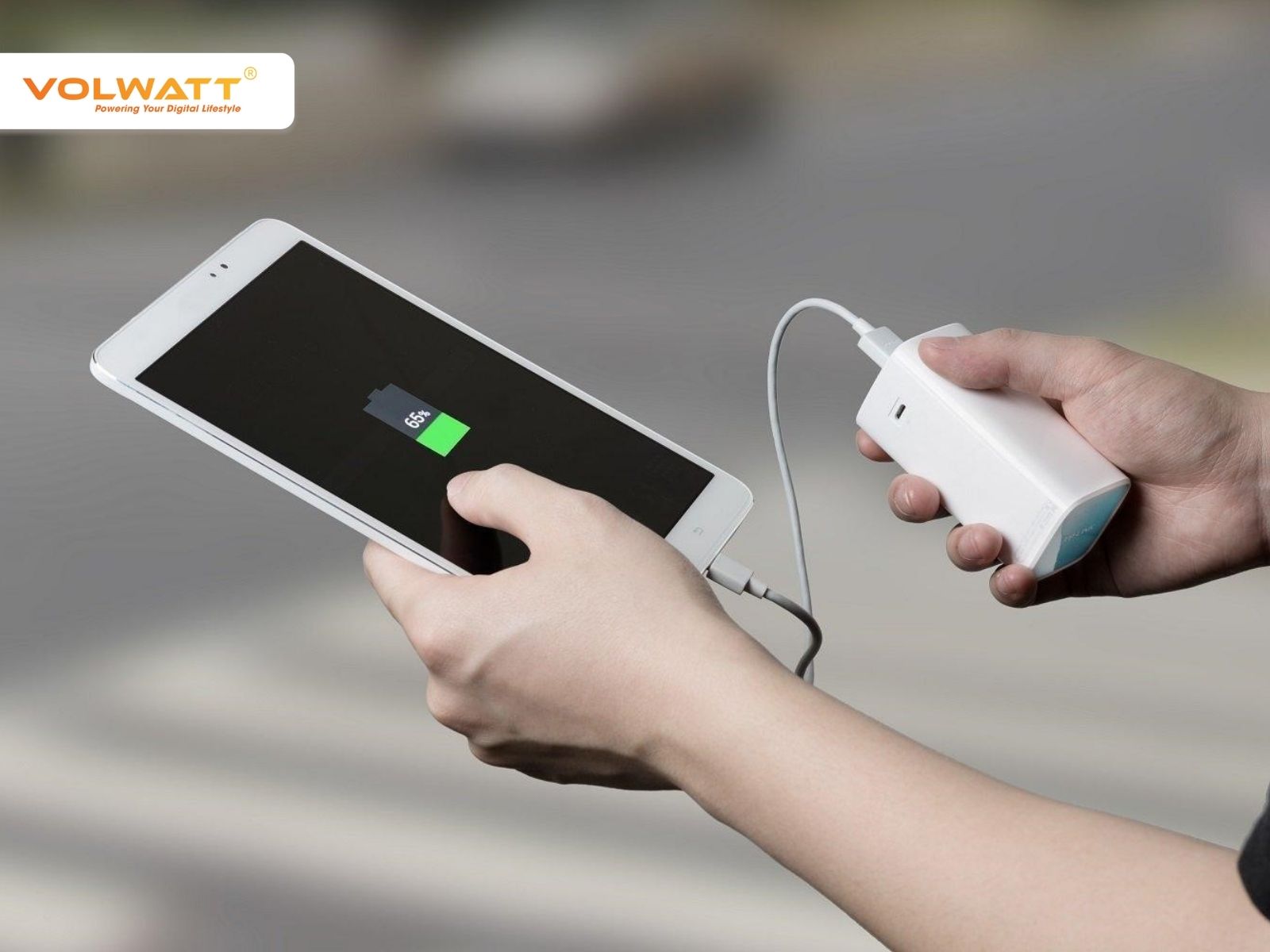 Có nên dùng sạc dự phòng cho iPhone không?