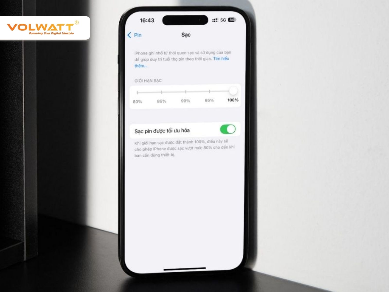 Pin lithium-ion ổn định nhưng giữ 100% lâu sẽ làm pin xuống cấp nhanh