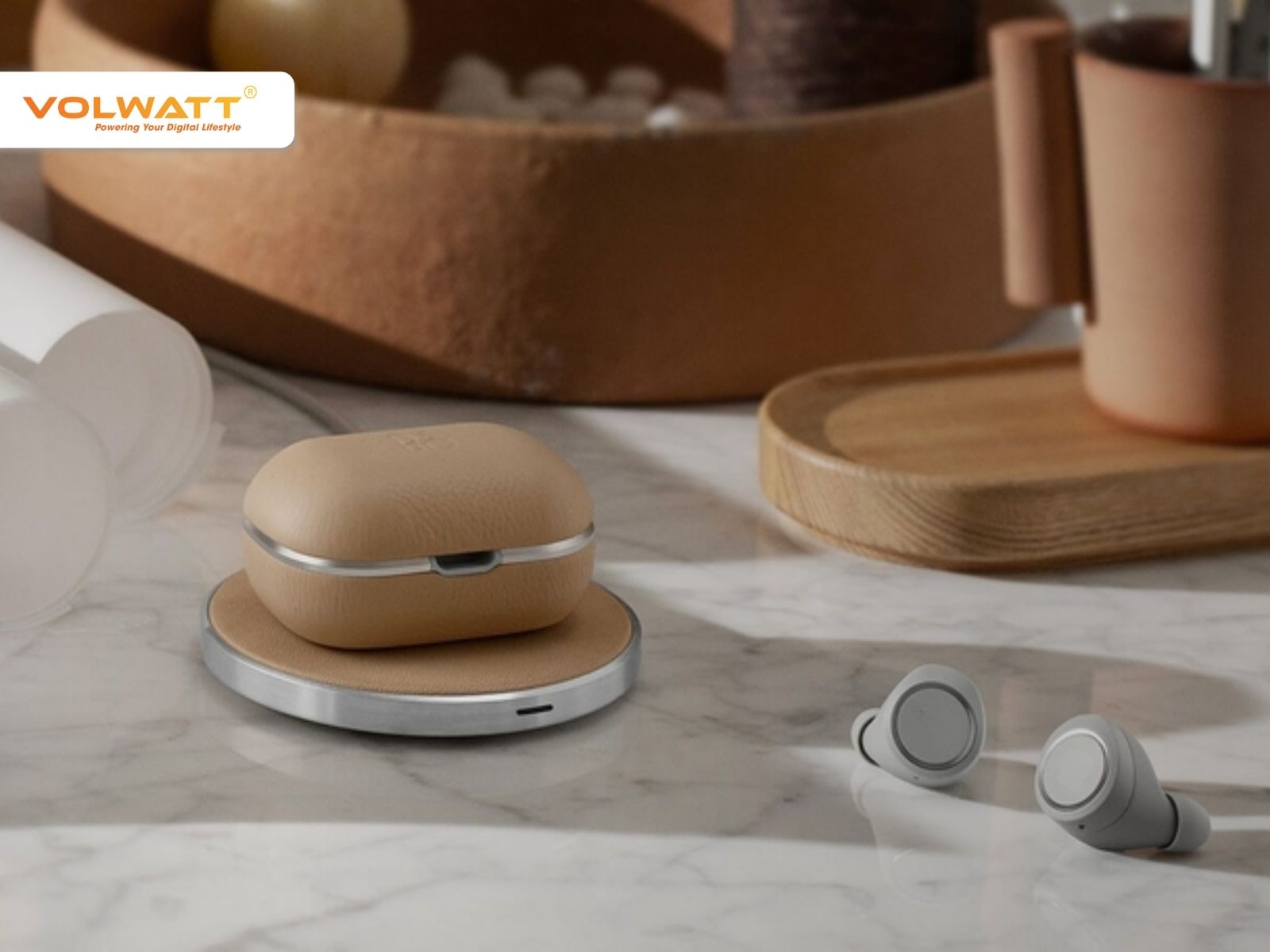 Không sạc tai nghe quá lâu hoặc qua đêm để hạn chế chai pin