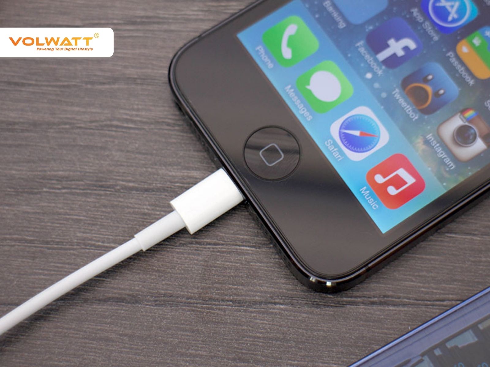 Sạc, cáp kém chất lượng dễ gây nhiễu điện và loạn cảm ứng