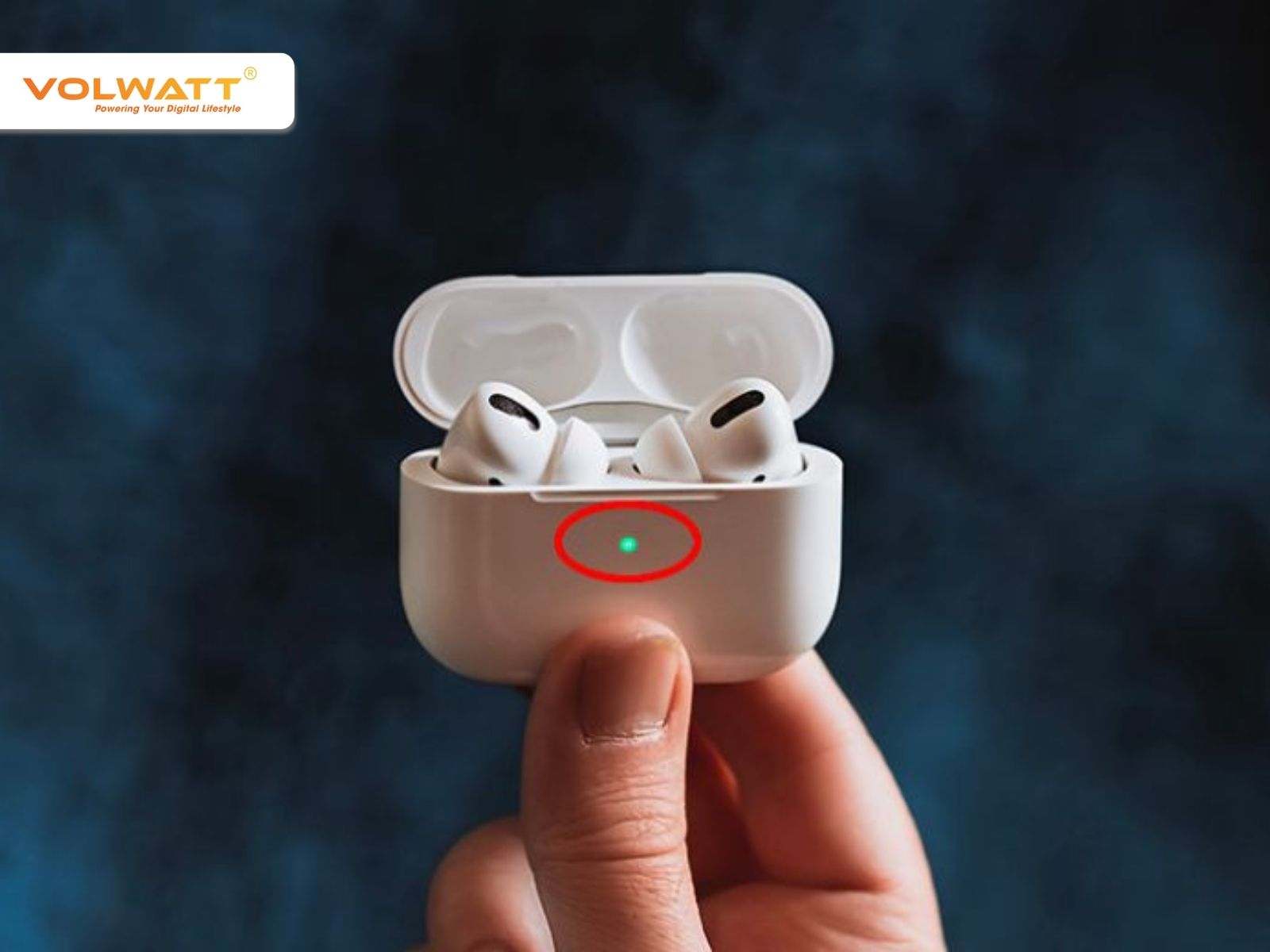 Đèn xanh lá cho biết AirPods đã sạc đầy