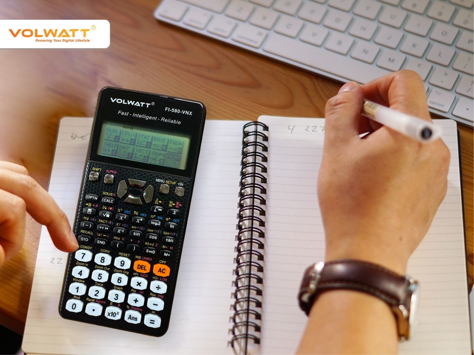 Máy tính cầm tay phổ biến trong cả học tập lẫn công việc