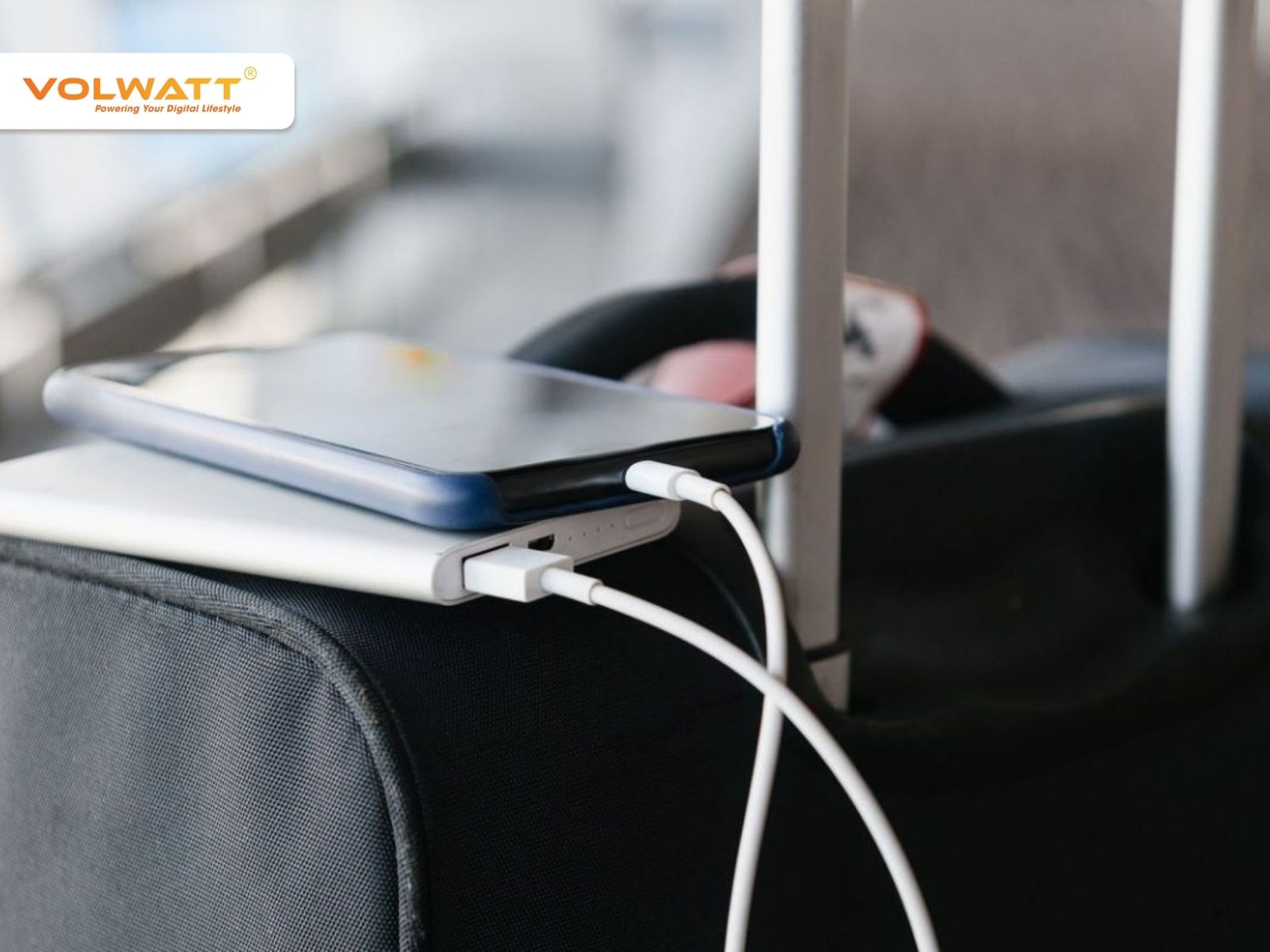 Giải đáp thắc mắc về việc dây sạc có được mang lên máy bay không